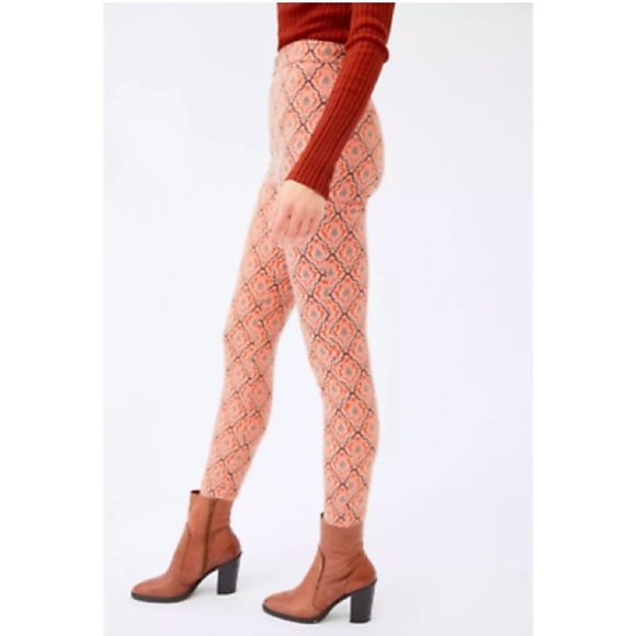 UO Susie Jacquard High-Waisted Zip-Front Pant 0 - Picture 3 of 8